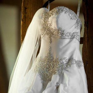 Wedding dress Private Label By G: Kenneth Wins